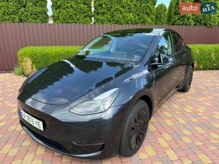 Серый Тесла Model Y, объемом двигателя 0 л и пробегом 10 тыс. км за 29500 $, фото 1 на Automoto.ua