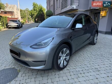 Сірий Тесла Model Y, об'ємом двигуна 0 л та пробігом 28 тис. км за 29900 $, фото 1 на Automoto.ua