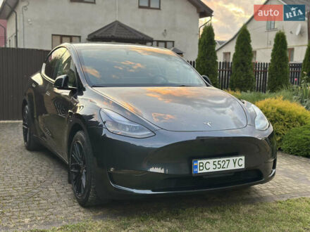 Серый Тесла Model Y, объемом двигателя 0 л и пробегом 17 тыс. км за 28000 $, фото 1 на Automoto.ua