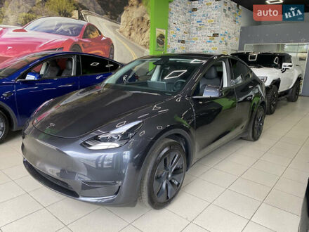 Тесла Model Y 2024 в Киеве на Automoto.ua Серый Тесла Model Y, объемом двигателя 0 л и пробегом 1 тыс. км за 29300 $, фото 1 на Automoto.ua