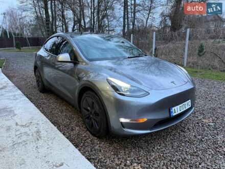 Серый Тесла Model Y, объемом двигателя 0 л и пробегом 33 тыс. км за 35000 $, фото 1 на Automoto.ua