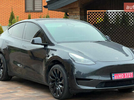 Серый Тесла Model Y, объемом двигателя 0 л и пробегом 21 тыс. км за 24000 $, фото 1 на Automoto.ua