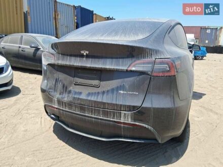 Тесла Model Y 2024 в Киеве на Automoto.ua Серый Тесла Model Y, объемом двигателя 0 л и пробегом 13 тыс. км за 25500 $, фото 1 на Automoto.ua