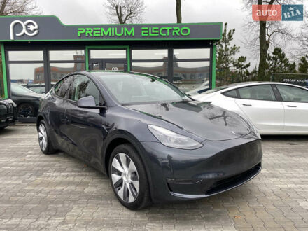 Серый Тесла Model Y, объемом двигателя 0 л и пробегом 25 тыс. км за 33900 $, фото 1 на Automoto.ua