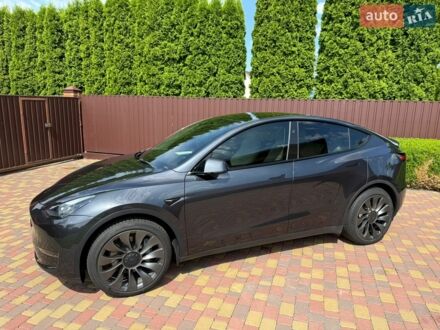 Серый Тесла Model Y, объемом двигателя 0 л и пробегом 24 тыс. км за 32500 $, фото 1 на Automoto.ua