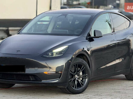 Серый Тесла Model Y, объемом двигателя 0 л и пробегом 8 тыс. км за 32900 $, фото 1 на Automoto.ua