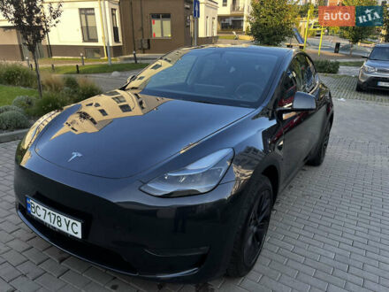 Серый Тесла Model Y, объемом двигателя 0 л и пробегом 1 тыс. км за 36700 $, фото 1 на Automoto.ua