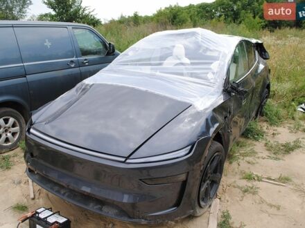 Серый Тесла Model Y, объемом двигателя 0 л и пробегом 21 тыс. км за 13800 $, фото 1 на Automoto.ua