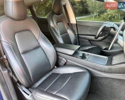 Синий Тесла Model Y, объемом двигателя 0 л и пробегом 90 тыс. км за 22300 $, фото 13 на Automoto.ua