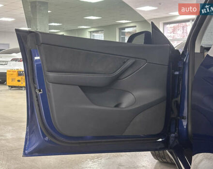 Синий Тесла Model Y, объемом двигателя 0 л и пробегом 122 тыс. км за 27500 $, фото 20 на Automoto.ua