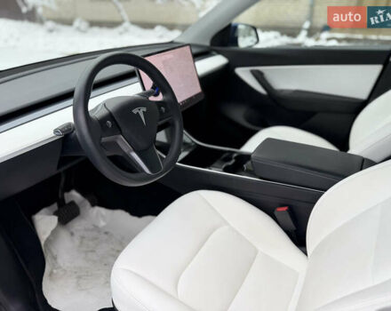Синий Тесла Model Y, объемом двигателя 0 л и пробегом 63 тыс. км за 27000 $, фото 13 на Automoto.ua