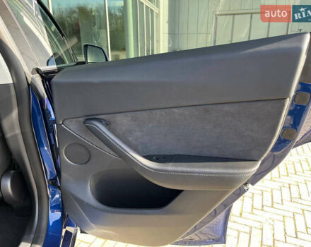 Синий Тесла Model Y, объемом двигателя 0 л и пробегом 35 тыс. км за 30100 $, фото 24 на Automoto.ua