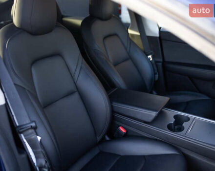 Синий Тесла Model Y, объемом двигателя 0 л и пробегом 42 тыс. км за 27000 $, фото 13 на Automoto.ua