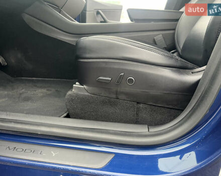 Синий Тесла Model Y, объемом двигателя 0 л и пробегом 125 тыс. км за 25997 $, фото 13 на Automoto.ua