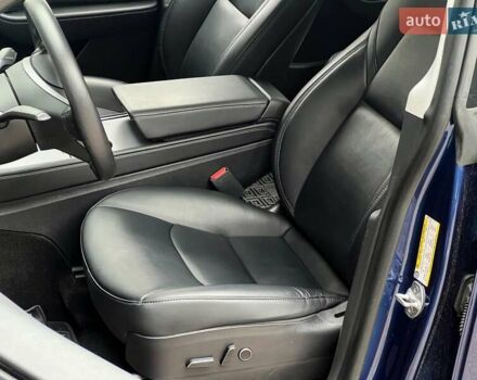 Синий Тесла Model Y, объемом двигателя 0 л и пробегом 66 тыс. км за 25500 $, фото 12 на Automoto.ua