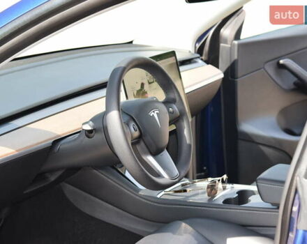 Синий Тесла Model Y, объемом двигателя 0 л и пробегом 81 тыс. км за 25499 $, фото 30 на Automoto.ua