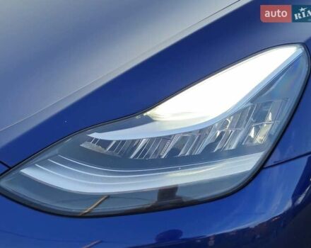 Синий Тесла Model Y, объемом двигателя 0 л и пробегом 99 тыс. км за 25900 $, фото 35 на Automoto.ua