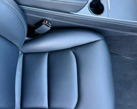 Синий Тесла Model Y, объемом двигателя 0 л и пробегом 48 тыс. км за 27500 $, фото 11 на Automoto.ua