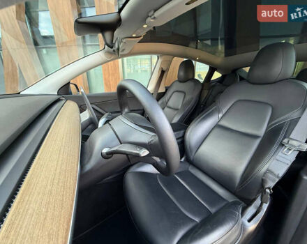 Синий Тесла Model Y, объемом двигателя 0 л и пробегом 160 тыс. км за 19000 $, фото 7 на Automoto.ua