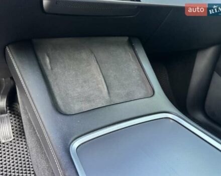 Синий Тесла Model Y, объемом двигателя 0 л и пробегом 90 тыс. км за 22300 $, фото 31 на Automoto.ua