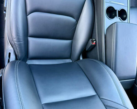 Синий Тесла Model Y, объемом двигателя 0 л и пробегом 48 тыс. км за 27500 $, фото 13 на Automoto.ua