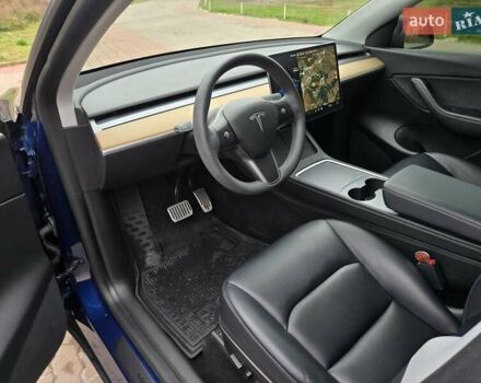 Синий Тесла Model Y, объемом двигателя 0 л и пробегом 99 тыс. км за 25500 $, фото 29 на Automoto.ua