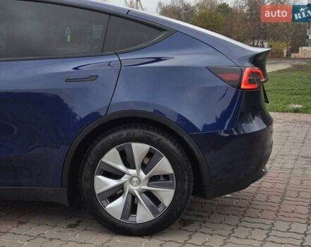 Синий Тесла Model Y, объемом двигателя 0 л и пробегом 99 тыс. км за 25500 $, фото 17 на Automoto.ua