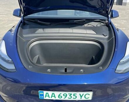 Синий Тесла Model Y, объемом двигателя 0 л и пробегом 61 тыс. км за 26500 $, фото 14 на Automoto.ua