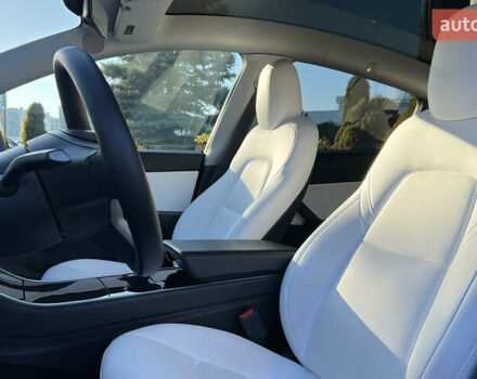 Синій Тесла Model Y, об'ємом двигуна 0 л та пробігом 64 тис. км за 26900 $, фото 8 на Automoto.ua