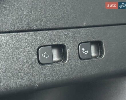 Синий Тесла Model Y, объемом двигателя 0 л и пробегом 88 тыс. км за 31990 $, фото 23 на Automoto.ua