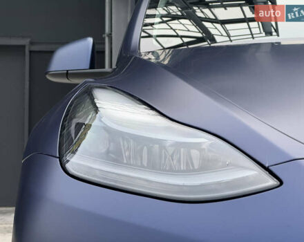 Синий Тесла Model Y, объемом двигателя 0 л и пробегом 88 тыс. км за 31990 $, фото 10 на Automoto.ua