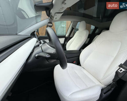 Синій Тесла Model Y, об'ємом двигуна 0 л та пробігом 135 тис. км за 19300 $, фото 12 на Automoto.ua