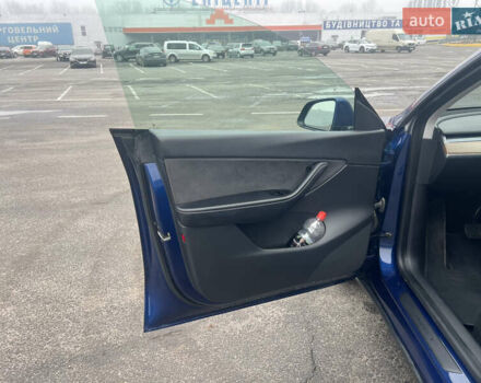 Синий Тесла Model Y, объемом двигателя 0 л и пробегом 125 тыс. км за 25997 $, фото 15 на Automoto.ua