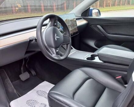 Синий Тесла Model Y, объемом двигателя 0 л и пробегом 91 тыс. км за 25850 $, фото 3 на Automoto.ua