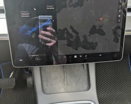 Синий Тесла Model Y, объемом двигателя 0 л и пробегом 103 тыс. км за 22190 $, фото 2 на Automoto.ua