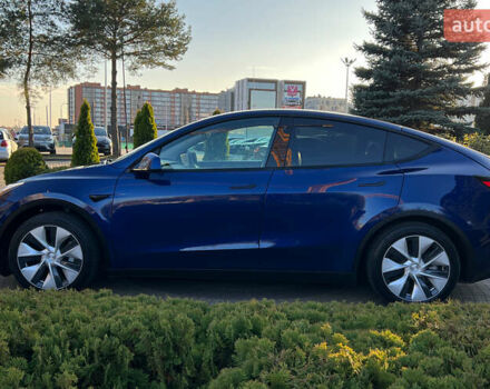 Синий Тесла Model Y, объемом двигателя 0 л и пробегом 72 тыс. км за 25750 $, фото 3 на Automoto.ua
