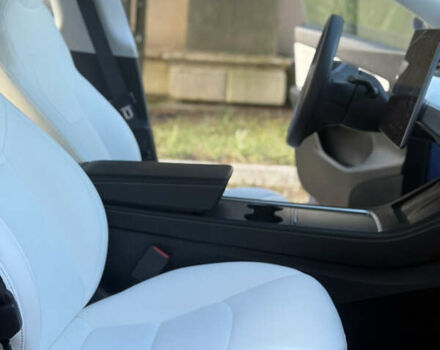 Синий Тесла Model Y, объемом двигателя 0 л и пробегом 97 тыс. км за 26500 $, фото 24 на Automoto.ua