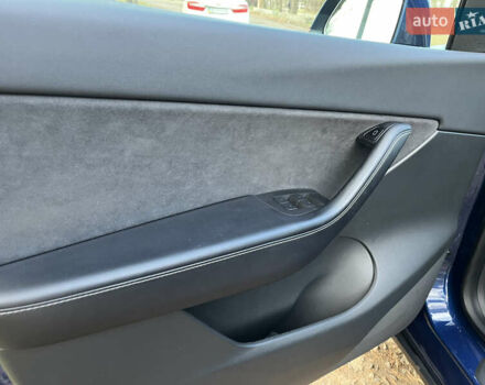 Синій Тесла Model Y, об'ємом двигуна 0 л та пробігом 72 тис. км за 27500 $, фото 21 на Automoto.ua