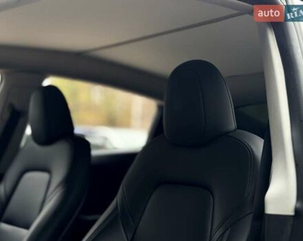 Синий Тесла Model Y, объемом двигателя 0 л и пробегом 40 тыс. км за 29999 $, фото 13 на Automoto.ua
