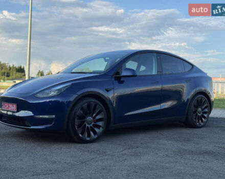 Синий Тесла Model Y, объемом двигателя 0 л и пробегом 61 тыс. км за 23800 $, фото 2 на Automoto.ua