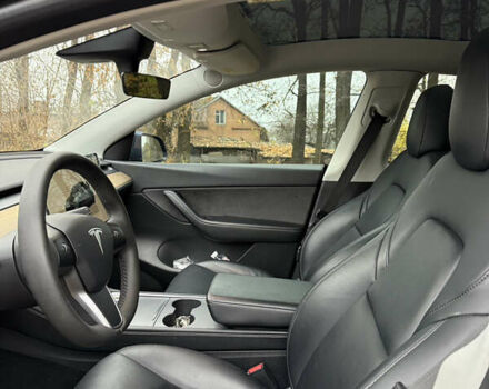 Синий Тесла Model Y, объемом двигателя 0 л и пробегом 133 тыс. км за 23900 $, фото 10 на Automoto.ua