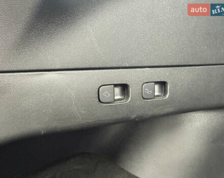 Синий Тесла Model Y, объемом двигателя 0 л и пробегом 120 тыс. км за 24500 $, фото 25 на Automoto.ua