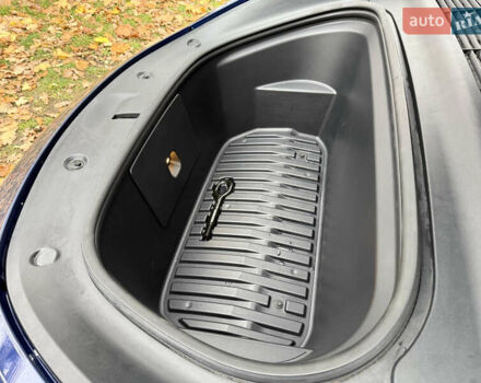 Синий Тесла Model Y, объемом двигателя 0 л и пробегом 133 тыс. км за 23900 $, фото 17 на Automoto.ua