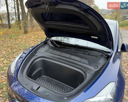 Синий Тесла Model Y, объемом двигателя 0 л и пробегом 133 тыс. км за 23900 $, фото 16 на Automoto.ua