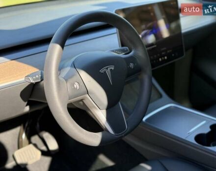 Синий Тесла Model Y, объемом двигателя 0 л и пробегом 80 тыс. км за 25300 $, фото 73 на Automoto.ua
