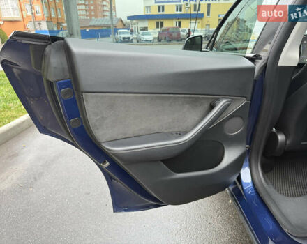 Синий Тесла Model Y, объемом двигателя 0 л и пробегом 120 тыс. км за 24500 $, фото 14 на Automoto.ua