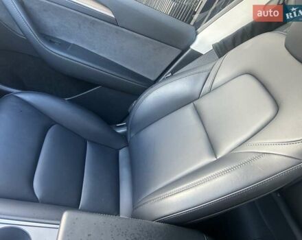 Синий Тесла Model Y, объемом двигателя 0 л и пробегом 93 тыс. км за 25500 $, фото 8 на Automoto.ua