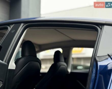 Синий Тесла Model Y, объемом двигателя 0 л и пробегом 40 тыс. км за 29999 $, фото 15 на Automoto.ua