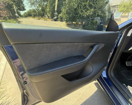 Синий Тесла Model Y, объемом двигателя 0 л и пробегом 137 тыс. км за 25000 $, фото 7 на Automoto.ua