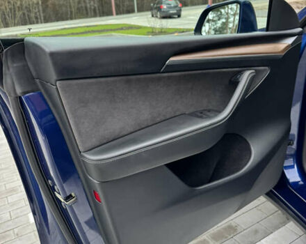 Синий Тесла Model Y, объемом двигателя 0 л и пробегом 18 тыс. км за 31200 $, фото 27 на Automoto.ua